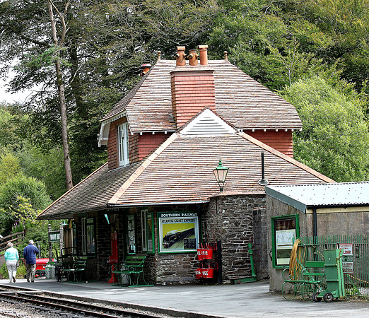 Woody Bay station
